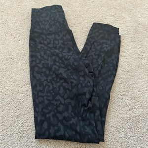 Lululemon wunder train formation camo size 4